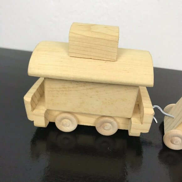 Vintage 80s Wooden Train Set Spells BECCA Rebecca 8 Pieces - Picture 11 of 11